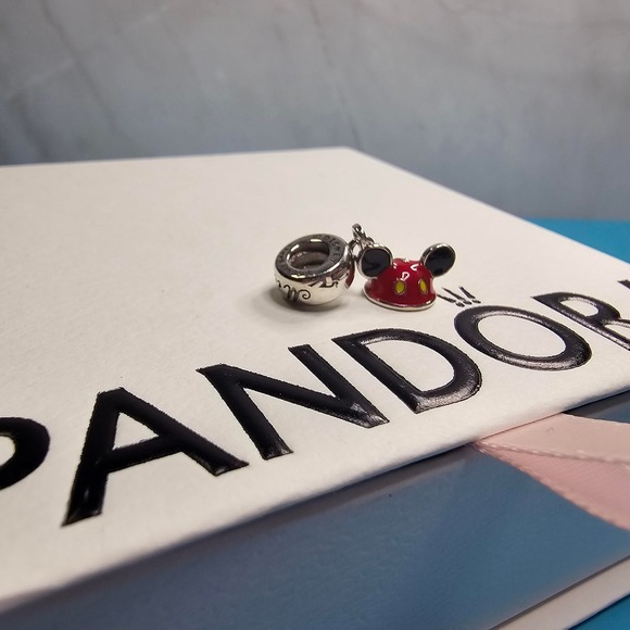 PANDORA MICKEY HAT DANGLE CHARM #608 - Picture 1 of 3